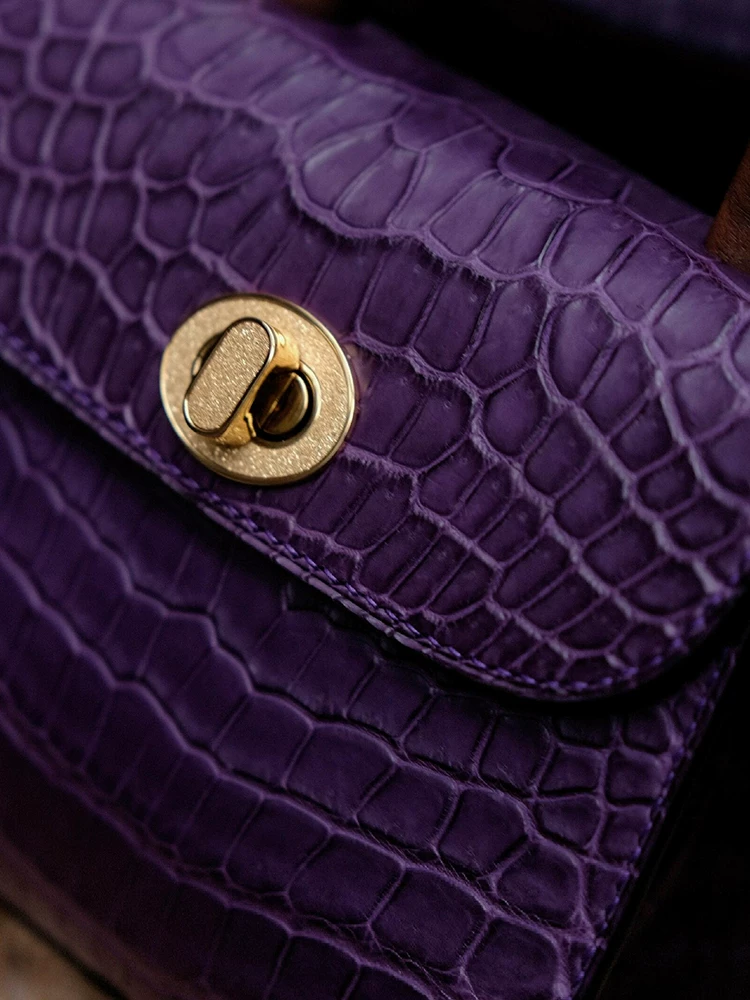 Violeta Plum