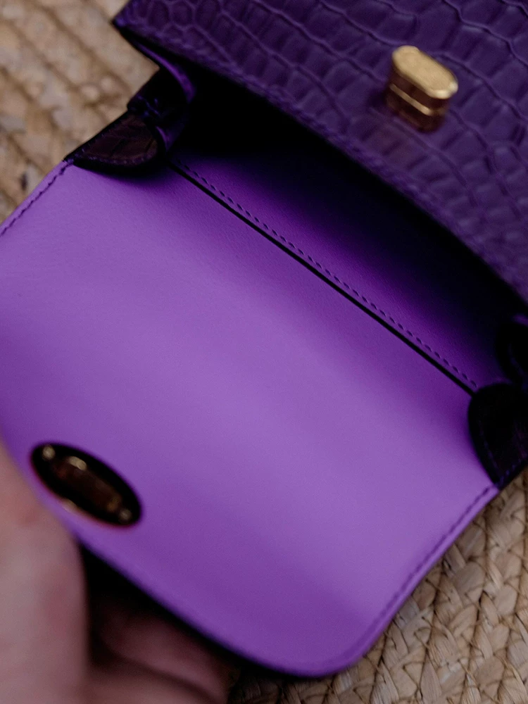 Violeta Plum
