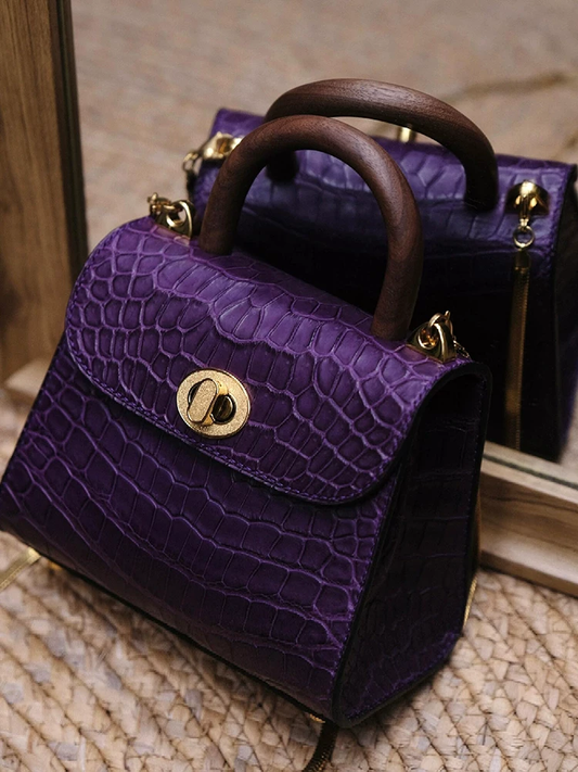 Violeta Plum
